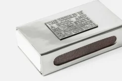 Tändsticksask The World Is A Book